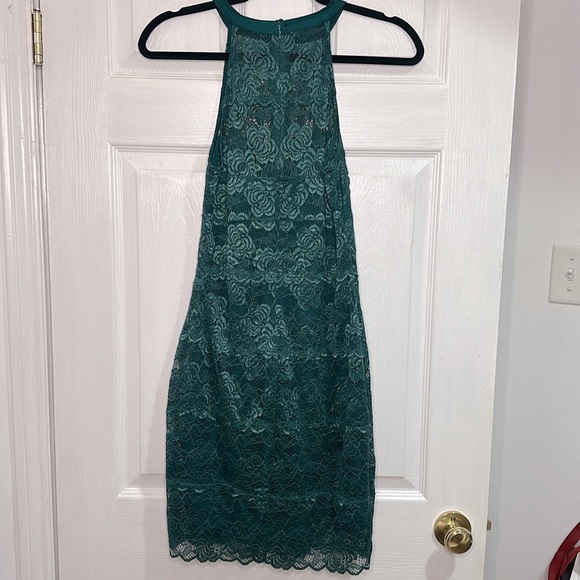 Guess Lace Peek-a-Boo Dress in Emerald Green size Medium - Picture 2 of 4